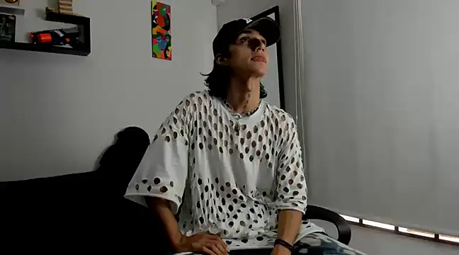 leoaddams22 online show from March 18, 3:55 pm