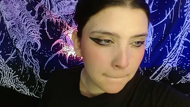 mikaskullcs online show from December 3, 9:47 pm