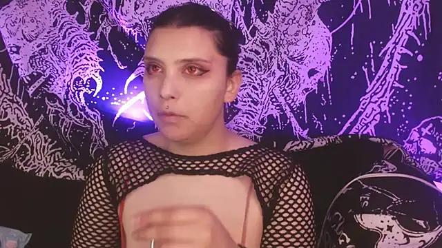 mikaskullcs online show from February 9, 10:30 pm