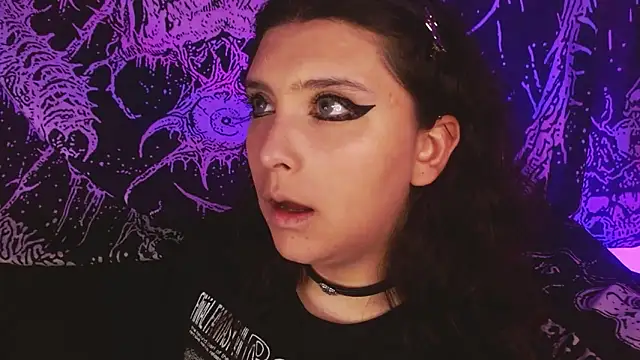 mikaskullcs online show from November 19, 10:10 pm