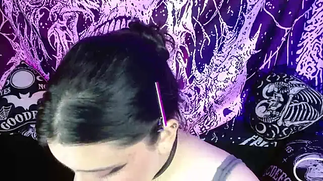 mikaskullcs online show from September 20, 4:39 am