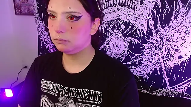 mikaskullcs online show from February 24, 8:10 pm