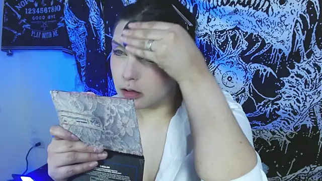 mikaskullcs online show from March 7, 10:15 pm