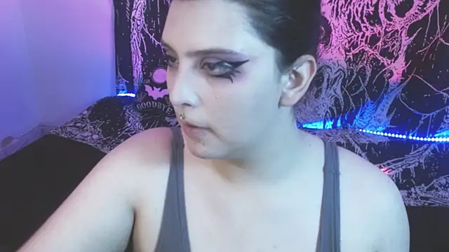 Snapshot of mikaskullcs chatting on June 11, 7:22 pm mikaskullcs online show from June 11, 7:22 pm