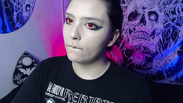 mikaskullcs online show from March 25, 9:57 pm