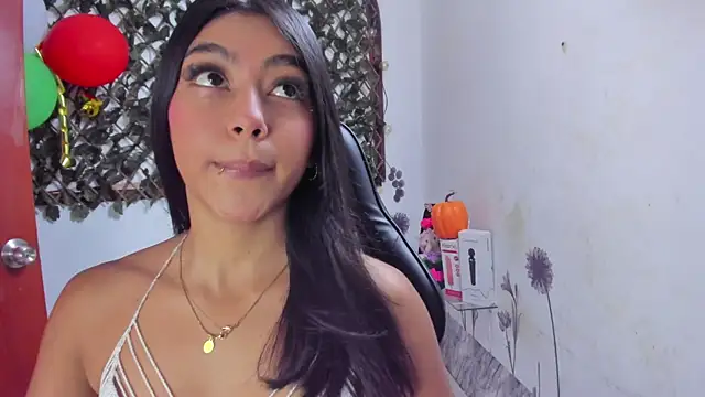 Sarahbrowm  online show from October 29, 7:46 pm