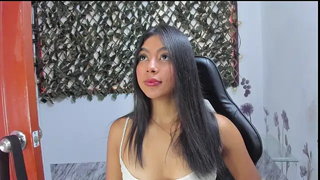 Sarahbrowm  online show from October 3, 5:25 pm