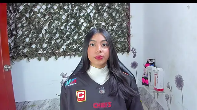 Sarahbrowm  online show from November 21, 9:58 pm