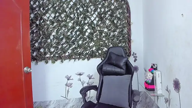 Sarahbrowm  online show from November 26, 9:26 pm