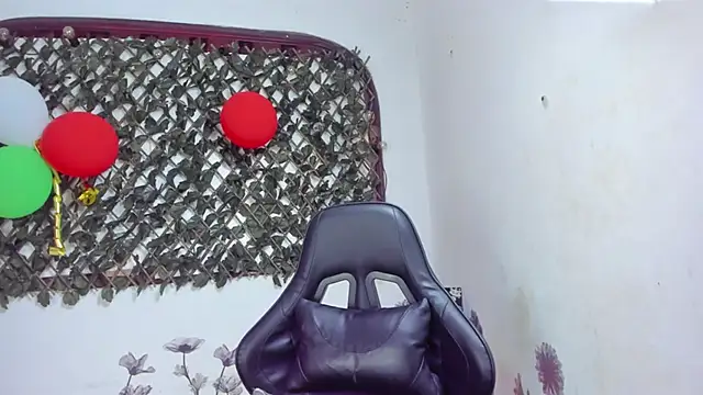 Sarahbrowm  online show from November 6, 7:51 pm