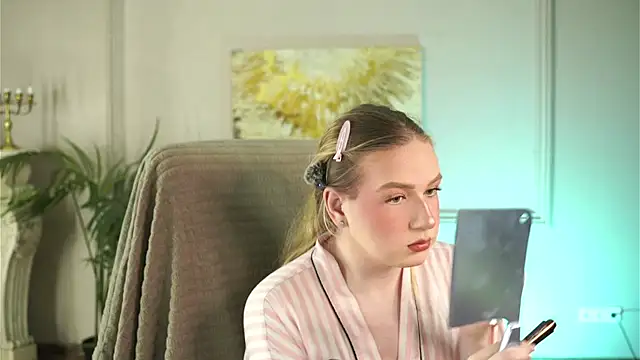 Snapshot of Jes_Solar chatting on June 24, 9:45 pm Jes Solar online show from June 24, 9:45 pm