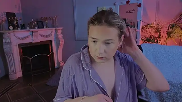 Jes Solar online show from April 6, 9:38 pm