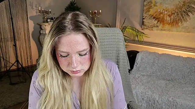 Snapshot of Jes_Solar chatting on June 23, 9:35 pm Jes Solar online show from June 23, 9:35 pm