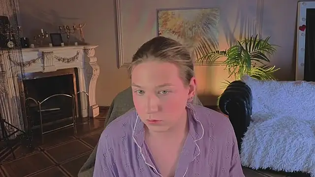 Snapshot of Jes_Solar chatting on April 25, 9:23 pm Jes Solar online show from April 25, 9:23 pm