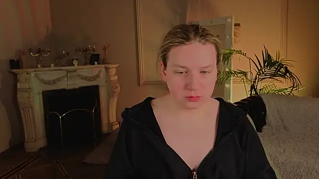 Jes Solar online show from February 4, 9:43 pm