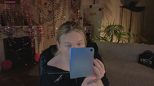 Jes Solar online show from February 24, 9:04 pm