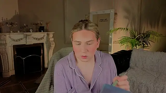 Jes Solar online show from February 5, 6:04 pm