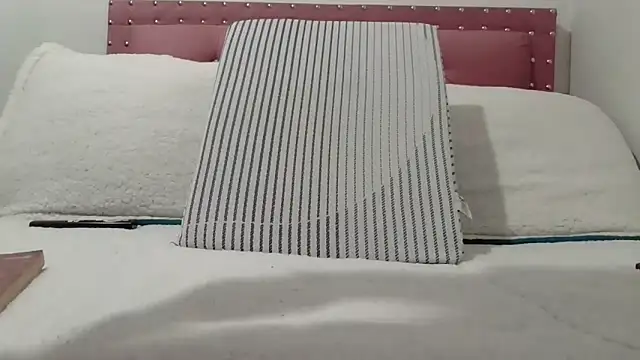 Valeriana00 online show from October 1, 7:40 pm