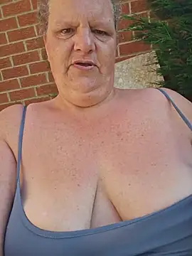 MissQueenBeex online show from May 26, 8:01 am