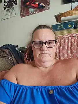 MissQueenBeex online show from July 23, 5:09 pm
