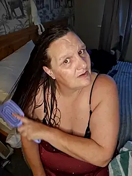 MissQueenBeex online show from December 5, 3:32 pm