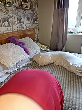 MissQueenBeex online show from January 11, 1:29 pm