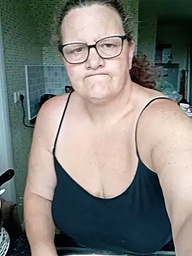 MissQueenBeex online show from May 12, 2:34 pm