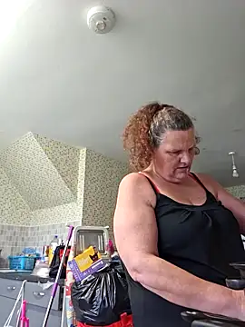 MissQueenBeex online show from November 9, 1:04 pm