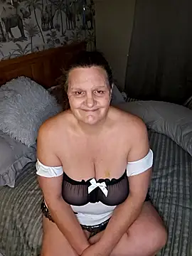 MissQueenBeex online show from January 12, 8:36 pm