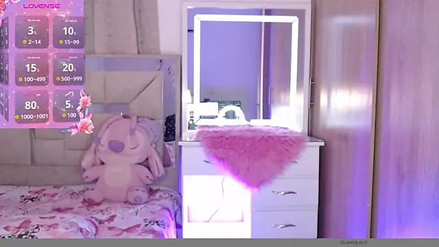 AlitaAnisee online show from April 10, 1:45 am