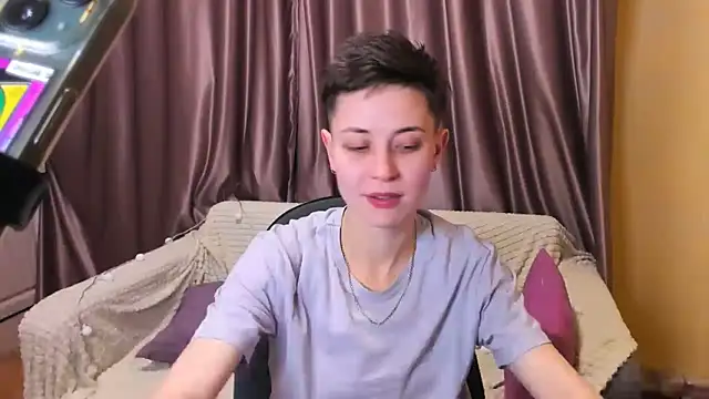 Snapshot of CHARM_ chatting on March 21, 5:12 pm CHARM online show from March 21, 5:12 pm