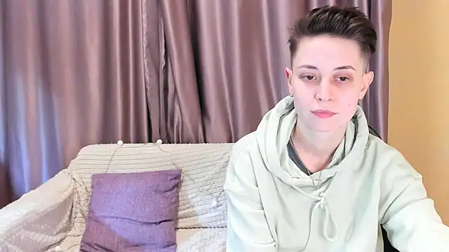 Snapshot of CHARM_ chatting on March 17, 9:24 pm CHARM online show from March 17, 9:24 pm