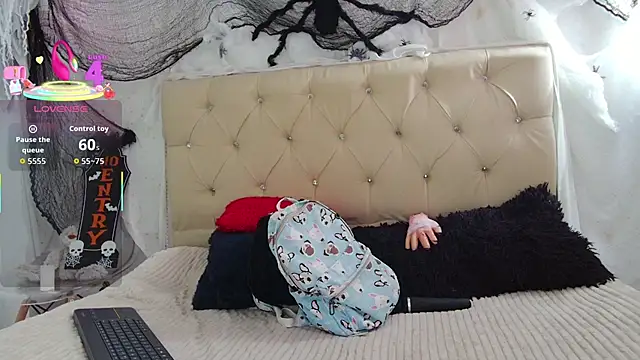 Snapshot of kity_x chatting on October 30, 7:00 pm kity x online show from October 30, 7:00 pm