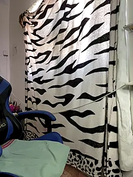 Snapshot of taimara_1 chatting on December 3, 5:12 pm taimara 1 online show from December 3, 5:12 pm