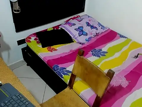 Snapshot of kevinkewman chatting on October 15, 12:24 pm kevinkewman online show from October 15, 12:24 pm