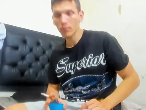 Snapshot of kevinkewman chatting on September 25, 3:29 pm kevinkewman online show from September 25, 3:29 pm