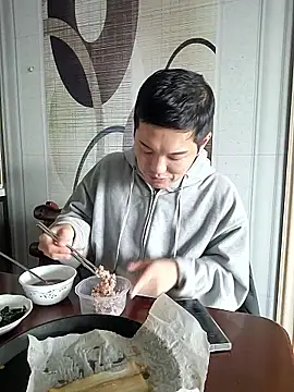 woonee827372 online show from December 2, 4:58 am