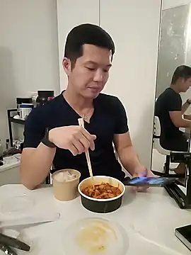 woonee827372 online show from September 10, 3:55 pm