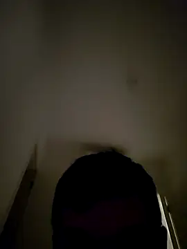 woonee827372 online show from October 22, 5:45 pm