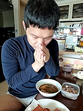 woonee827372 online show from November 28, 4:12 am