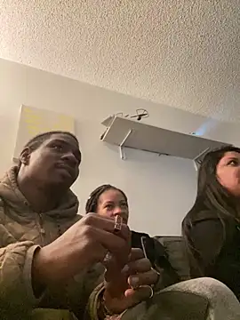 tooprettypatricia online show from March 18, 2:18 am