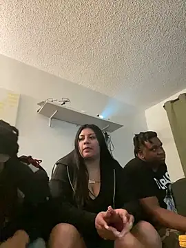 tooprettypatricia online show from March 18, 8:28 am