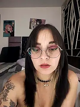 KARINNA  RAVEN online show from March 4, 1:46 am