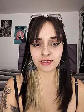 KARINNA  RAVEN online show from March 11, 1:10 am