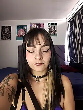 Snapshot of KARINNA__RAVEN chatting on May 7, 8:56 pm KARINNA RAVEN online show from May 7, 8:56 pm
