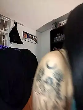 KARINNA  RAVEN online show from January 11, 1:12 am