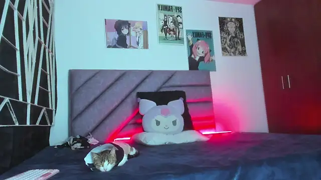 Snapshot of KARINNA__RAVEN chatting on December 4, 12:53 am KARINNA RAVEN online show from December 4, 12:53 am