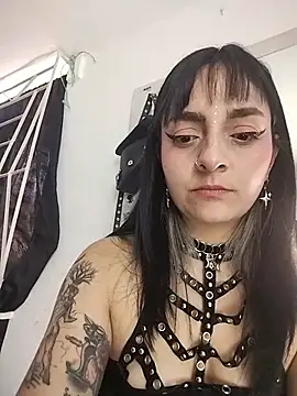 Snapshot of KARINNA__RAVEN chatting on May 29, 6:03 pm KARINNA RAVEN online show from May 29, 6:03 pm