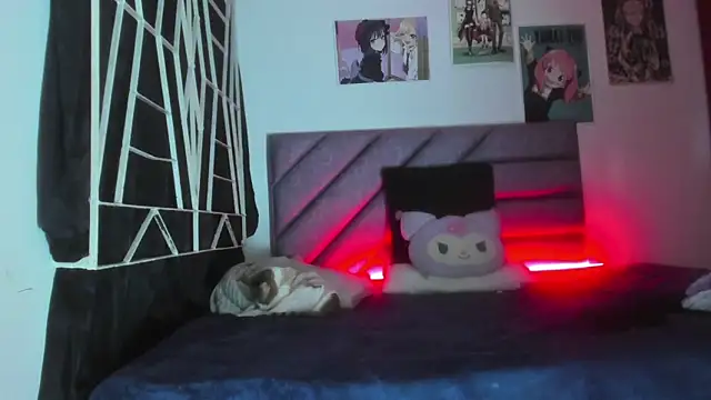 Snapshot of KARINNA__RAVEN chatting on December 2, 12:44 am KARINNA RAVEN online show from December 2, 12:44 am