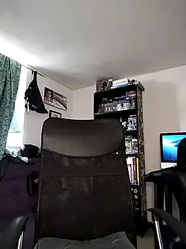 KARINNA  RAVEN online show from February 6, 5:20 pm